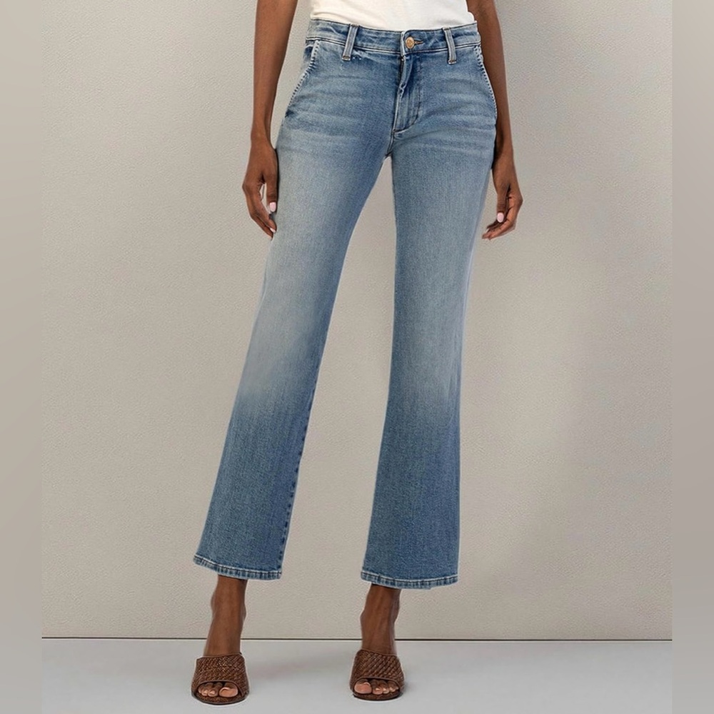 Kut from the Kloth Kelsey Mid rise Ankle Flare Regular Hem Slash Pocket
